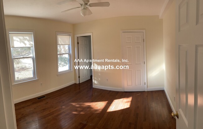 66 ALT PARIS ST