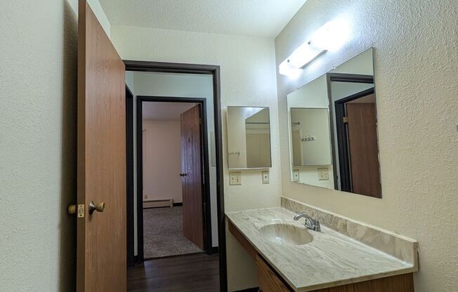 2 beds, 1 bath, 970 sqft, $1,149, Unit FB   5106