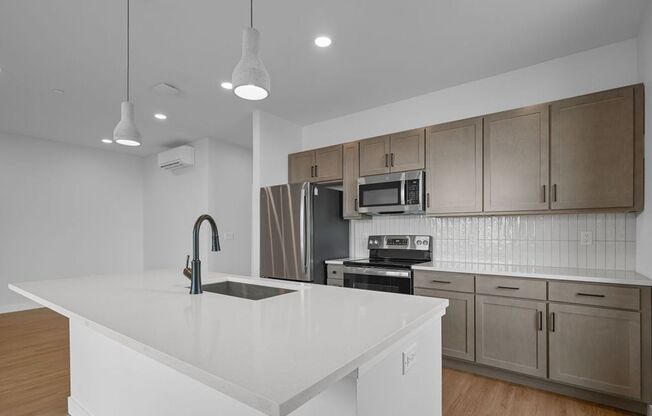 1 bed, 1 bath, 754 sqft, $1,650, Unit 213