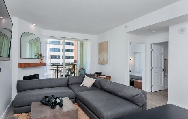 1 bed, 1 bath, $3,000