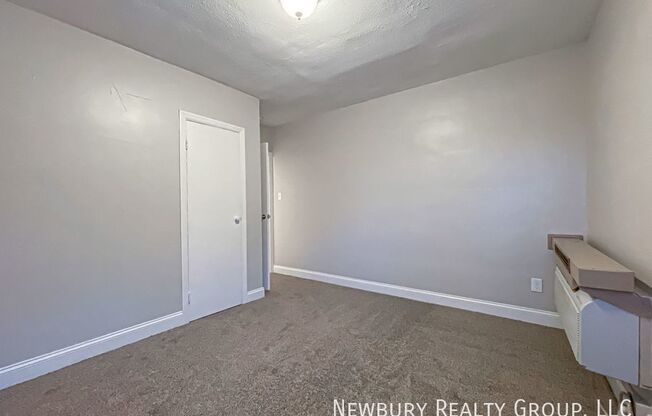 2 beds, 1 bath, 650 sqft, $799