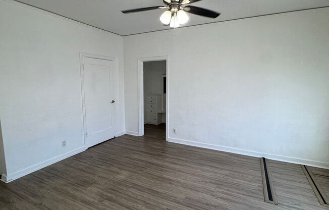 Studio, 1 bath, 440 sqft, $1,233, Unit 102a
