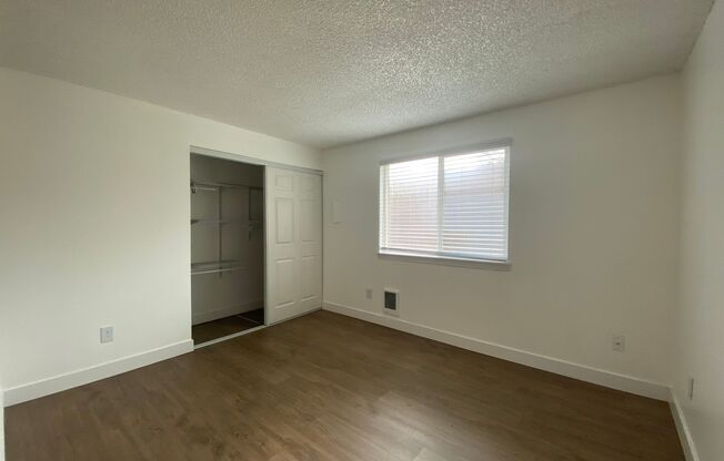 2 beds, 1 bath, 807 sqft, $1,675, Unit C4