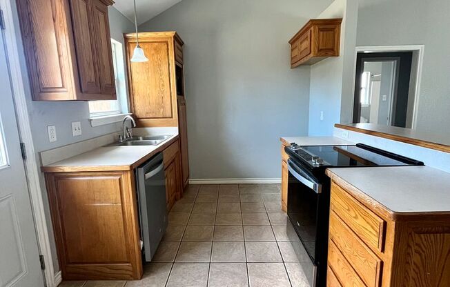 3 beds, 2 baths, $2,000