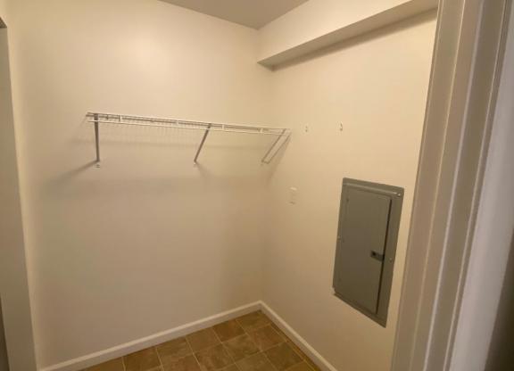 2 beds, 1 bath, 750 sqft, $1,000