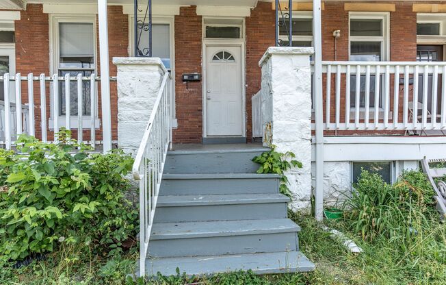 3-Bed, 1-Bath Home with High Ceilings and Spacious Rooms