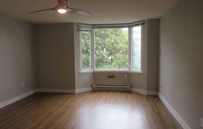 1 bed, 1 bath, $3,600, Unit # 304