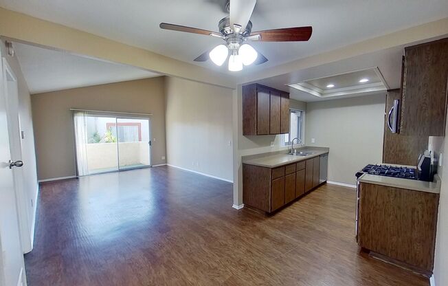 1 bed, 1 bath, 722 sqft, $1,900, Unit #215