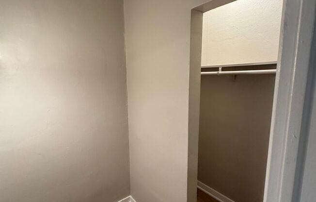 Studio, 1 bath, 440 sqft, $1,233, Unit 102a
