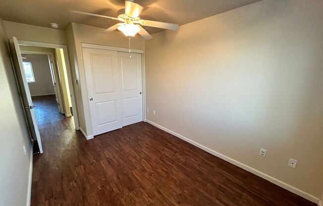 3 beds, 2.5 baths, 1,194 sqft, $1,595, Unit Unit 12