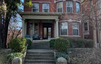 1 bed, 1 bath, 800 sqft, $825, Unit 1411 S. 3rd St. Unit 5