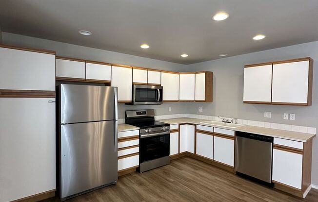 Canyon Triplex - 00000-CANYON-00