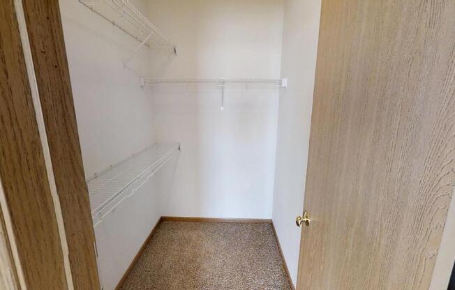 2 beds, 1 bath, 979 sqft, $1,145, Unit 8