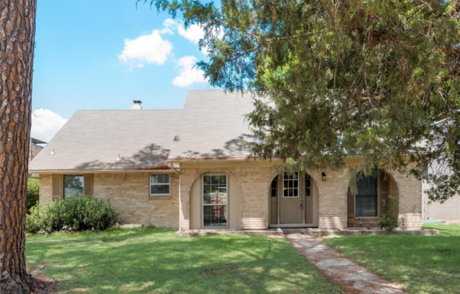 5209 DAYTONA DR