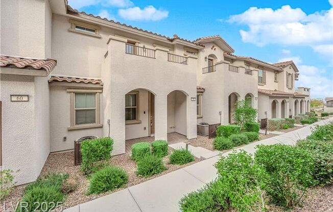 GORGEOUS FURNISHED TOWNHOME IN SUMMERLIN!!!