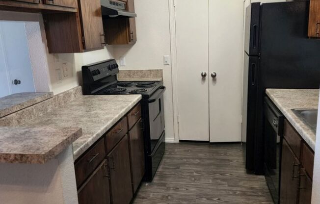 1 bed, 1 bath, 759 sqft, $849