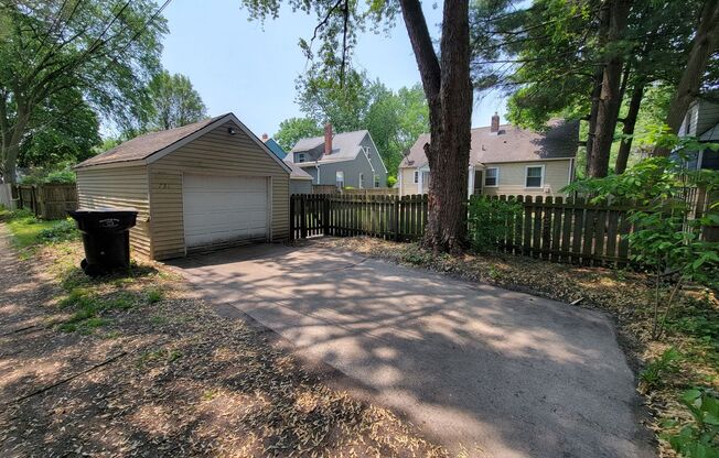 Updated 3 bed, 1 bath, close to ND