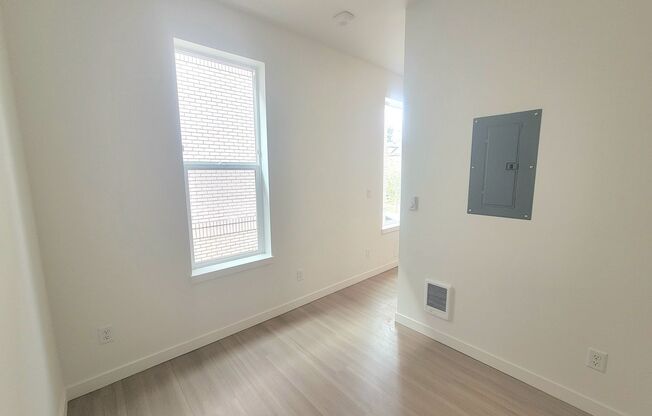 Studio, 1 bath, 326 sqft, $1,225, Unit 7