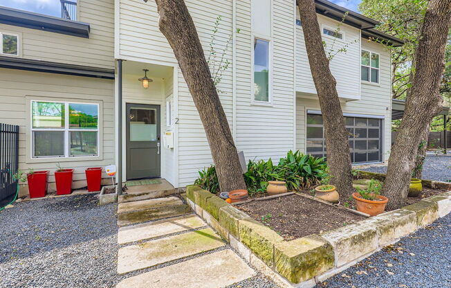 1211 W MARY ST