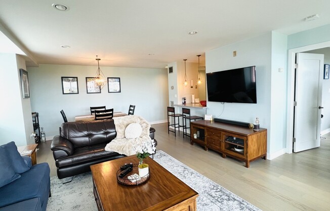 1 bed, 1 bath, 857 sqft, $3,400, Unit 5-5S