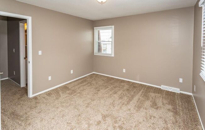 2 beds, 1.5 baths, 1,100 sqft, $1,355, Unit 40-1740