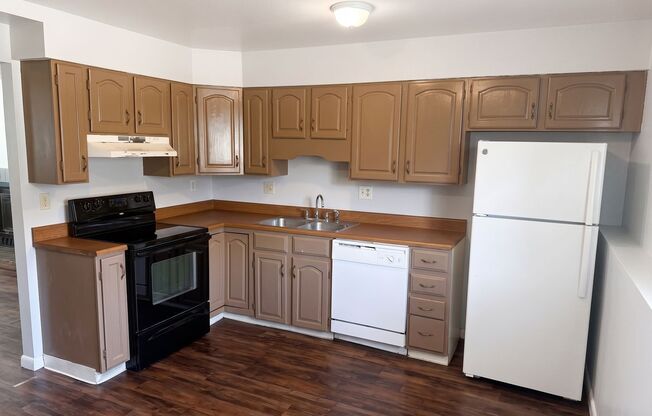 Pikes Peak | Spacious 2 Bedroom Apartments in Colorado Springs!