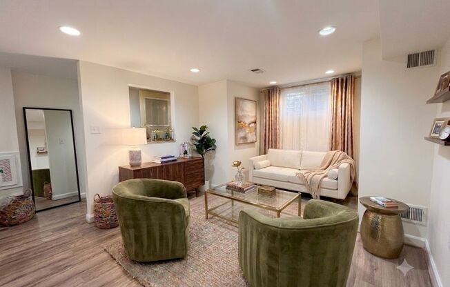 Columbia Heights| 900 sqft 2bd, 1bth|Townhouse English Bsmt Apt| Shared Back Patio