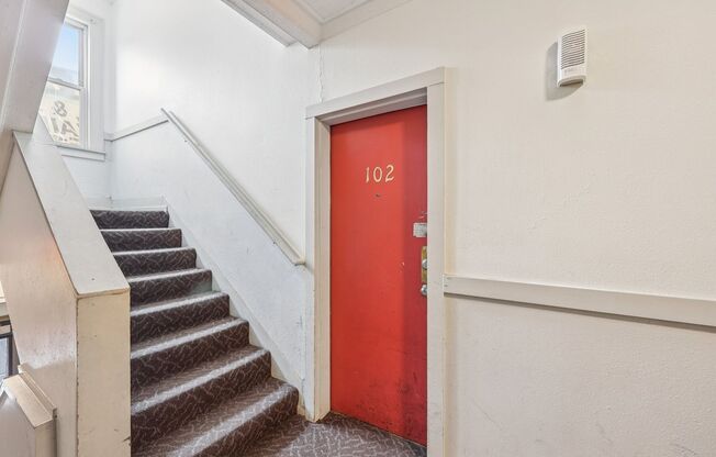 2 beds, 1 bath, 720 sqft, $1,395, Unit 102