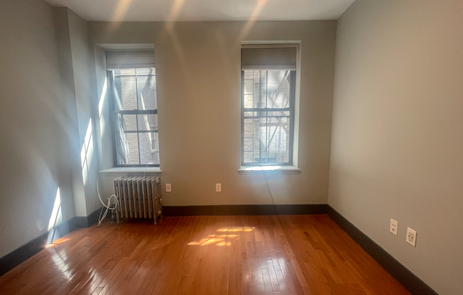 2 beds, 1 bath, $3,350, Unit 7