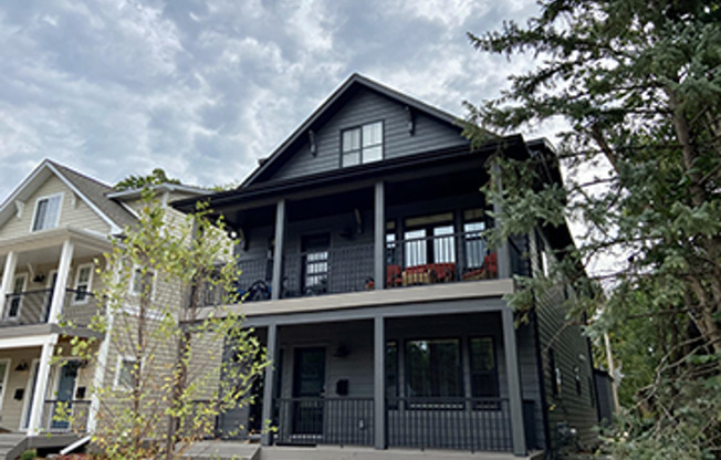 864 18th Ave SE