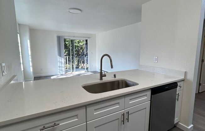 1 bed, 1 bath, 570 sqft, $1,495, Unit 102