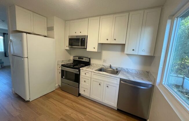 2 beds, 1 bath, 700 sqft, $1,950, Unit rh6123Montecito16