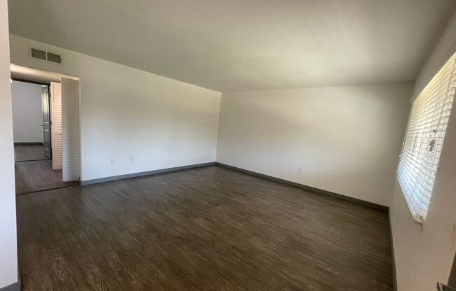 2 beds, 1 bath, 950 sqft, $2,990, Unit D032