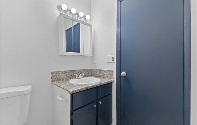 1 bed, 1 bath, 690 sqft, $1,200, Unit 201