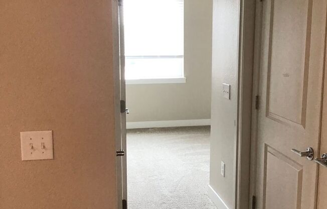 2 beds, 2 baths, $1,900, Unit # 206