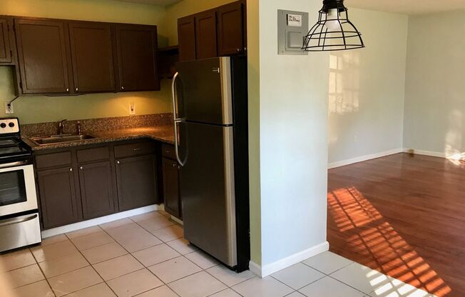 3 beds, 1 bath, $2,300