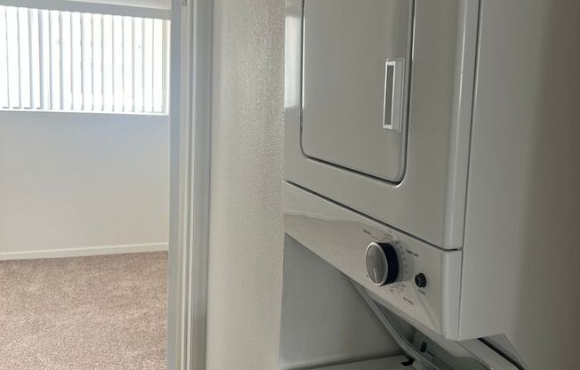 2 beds, 2 baths, 992 sqft, $1,800, Unit 15