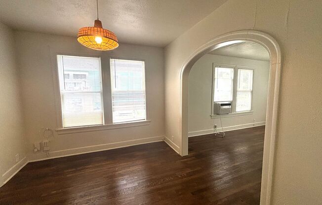 4 Bedroom in Hyde Park!  Prelease for August.-4910 Ave H