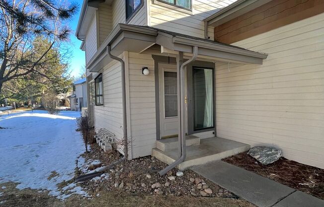 Beautiful 3 bed/3.5 bath North Boulder Townhome! Available April 10th!