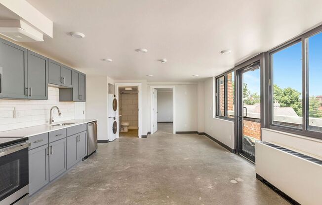 2 beds, 2 baths, 807 sqft, $1,550, Unit 703