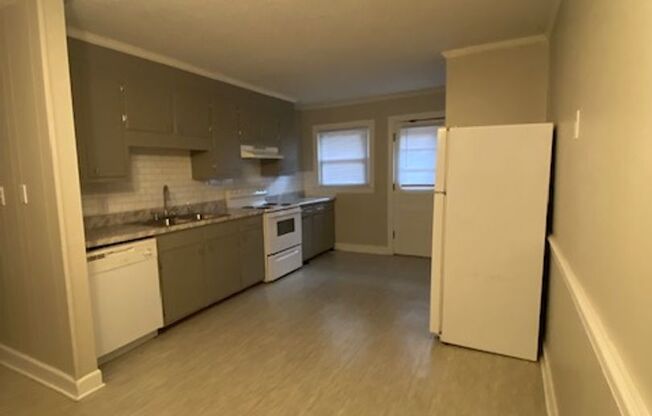 2 beds, 1 bath, 934 sqft, $1,450, Unit Unit B