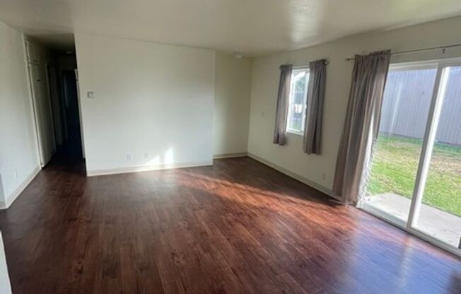 Low Move In Costs / $250 Smart & Final Gift Card if leased by July 31!!!