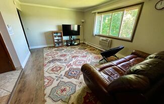 2 beds, 1 bath, $1,145, Unit 5