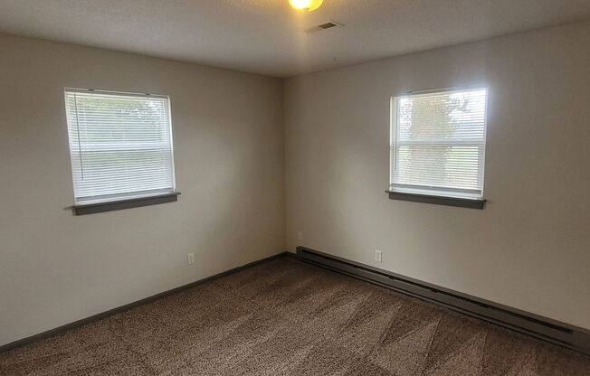 3 beds, 1 bath, $1,195