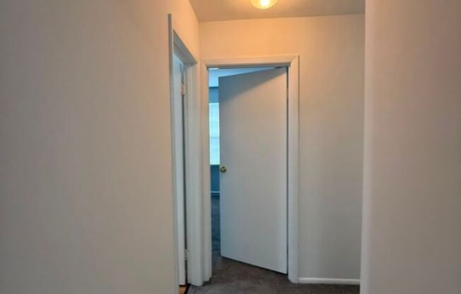 2 beds, 1 bath, 850 sqft, $1,550, Unit 105HS