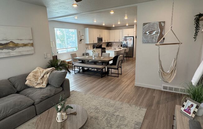 Beautiful NEW build, 4 bedroom 2 bathroom
