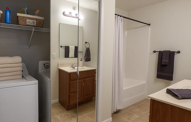 2 beds, 1 bath, $1,130, Unit B-106