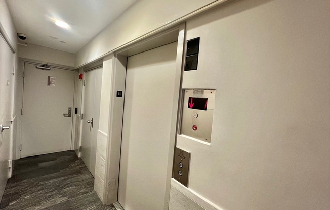 Studio, 1 bath, 450 sqft, $2,700, Unit 4H