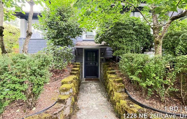 Spacious 1 BD | 1 BA on a Beautiful Property! - NE PDX