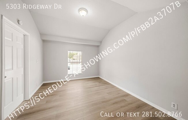 5303 RIDGEWAY DR
